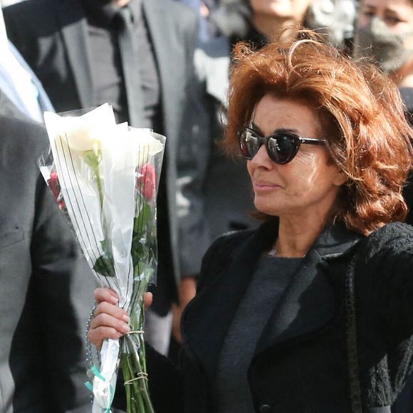 L'épouse de Bernard Tapie, Dominique Tapie, lors de la messe d'hommage au magnat français Bernard Tapie à l'église Saint Germain des Prés à Paris, France, le 6 octobre 2021. Les obsèques auront lieu le 8 octobre à la cathédrale de la Major, à Marseille. Bernard Tapie est décédé des suites d'un cancer à l'âge de 78 ans. Photo par Jerome Domine/ABACAPRESS.COM