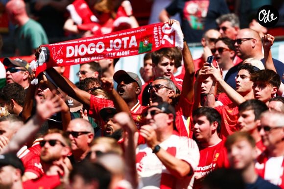 Les enquêteurs ont conclu que le drame avait été causé par l'éclatement d'un pneu de leur véhicule à très grande vitesse.

Crystal Palace a créé la surprise en remportant le Community Shield, la Supercoupe d'Angleterre, face à Liverpool le 10 août 2025.

© SPP / PsnewZ / Bestimage