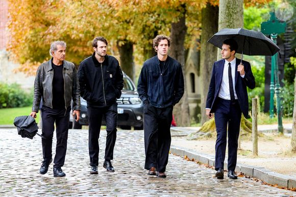 Paul Belmondo était présent avec ses fils Victor, Alessandro et Giacomo.

Exclusif - Paul Belmondo et ses fils Victor Belmondo, Alessandro Belmondo, Giacomo Belmondo - Arrivées aux obsèques d’Alain Belmondo au crématorium du Père-Lachaise à Paris, France, le 4 septembre 2025. © Dominique Jacovides/Bestimage