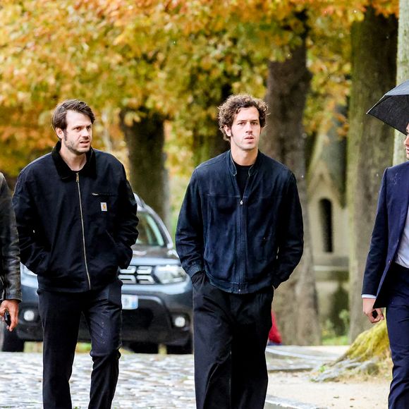 Paul Belmondo était présent avec ses fils Victor, Alessandro et Giacomo.

Exclusif - Paul Belmondo et ses fils Victor Belmondo, Alessandro Belmondo, Giacomo Belmondo - Arrivées aux obsèques d’Alain Belmondo au crématorium du Père-Lachaise à Paris, France, le 4 septembre 2025. © Dominique Jacovides/Bestimage