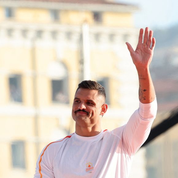 Florent Manaudou - lors de la cérémonie d'arrivée de la flamme olympique au Vieux-Port de Marseille, France, le 8 mai 2024, avant les Jeux olympiques et paralympiques de Paris 2024. © Dominique Jacovides/Bestimage