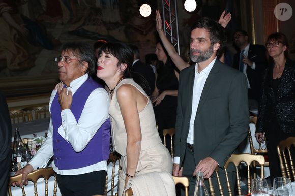 Laurent Voulzy, Nolwenn Leroy et son compagnon Arnaud Clément dansent sur la musique des Beatles lors du dîner de Gala "Vaincre le cancer" au profit de la lutte contre les cancers dans les salons du Cercle de l'Union Interalliée à Paris le 17 Novembre 2024.

© Bertrand Rindoff / Bestimage