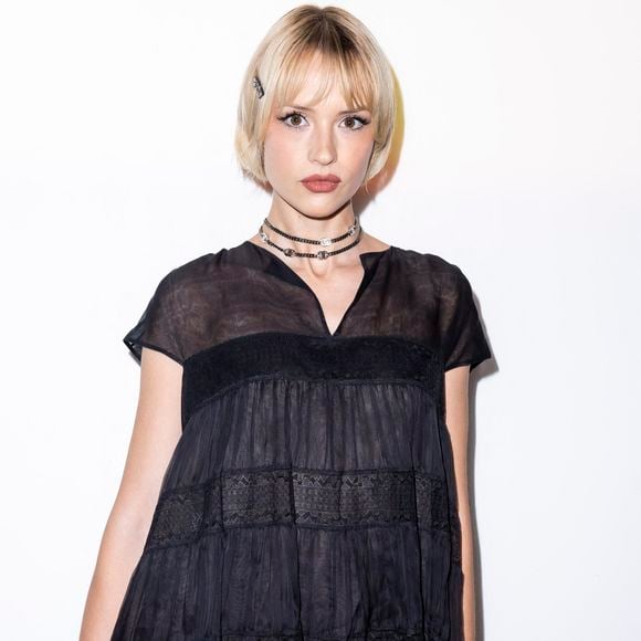 "J’ai un goût pour le design, j’adore chiner. Je kiffe l’Art déco, les sièges Paulin..."

Angele - Photocall du défilé de mode Femmes prêt-à-porter automne-hiver 2024/2025 "Chanel" lors de la fashion week de Paris.

© Olivier Borde / Bestimage