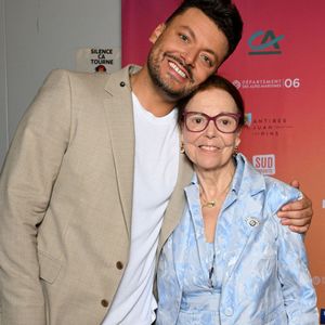 Kev Adams est sur tous les fronts !

Exclusif - Kev Adams et sa grand-mère Claudine au photocall lors de l'enregistrement de l'émission "L'humour à la plage" pour la 2eme édition du festival de Juan les Pins à la pinède Gould © Bruno Bebert / Bestimage