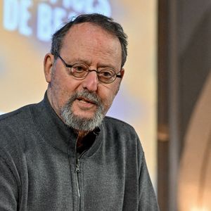 Jean Reno assistant à la 164e Vente des Vins des Hospices de Beaune à Beaune, France, le 17 novembre 2024. Photo de Julien Reynaud/APS-Medias/ABACAPRESS.COM