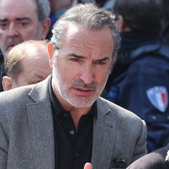L'acteur oscarisé a posé ses couverts au Vieux Saint-Martin, à Bruxelles.
Bruno Solo, Jean Dujardin - Sorties des obsèques de Bruno Salomone en l'église Sainte-Anne de Polangis de Joinville-le-Pont (Val-de-Marne) le 23 mars 2026. © Cyril Moreau - Dominique Jacovides / Bestimage