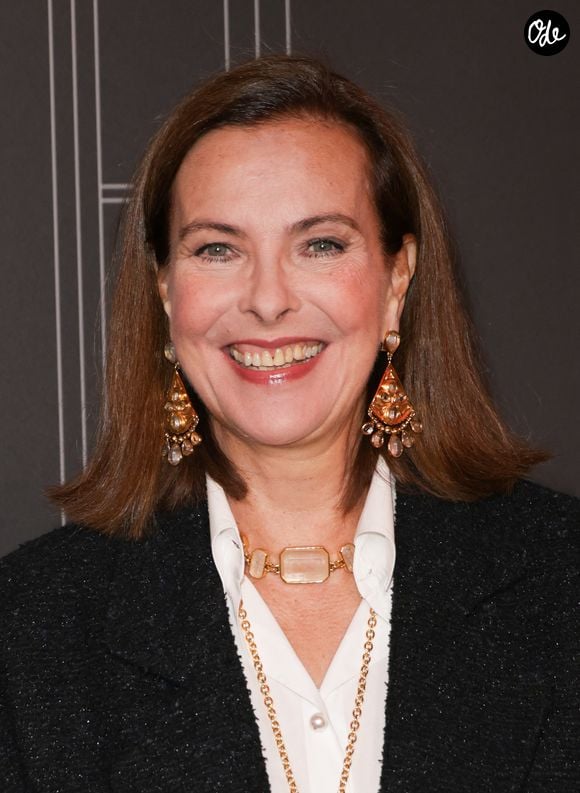 Elle s'y rendra néanmoins cet été pour célébrer ses 69 ans entourée de tous ses proches.

Carole Bouquet - Avant-première de la série "La Maison" première série en langue française d'Apple TV+ à l’Elysées Biarritz à Paris le 11 Septembre 2024. 

© Coadic Guirec/Bestimage