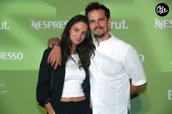 Le chef assure qu'une bonne huile d'olive suffit à révéler les saveurs des ingrédients.

Juan Arbelaez et sa compagne Cassandre Verdier - Soirée Nespresso x Brut 2025 lors du 78ème Festival de Cannes à La Plage Nespresso le 15 mai 2025. © Lionel Urman/Bestimage
