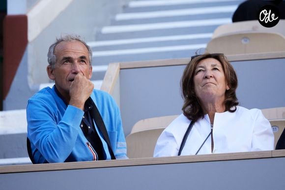 Olivier Kretz, Sandrine Kretz (série L'Agence sur TMC et Netflix) - Les célébrités dans les tribunes des Internationaux de France de tennis de Roland Garros 2024 à Paris le 5 juin 2024. © Jacovides-Moreau/Bestimage
