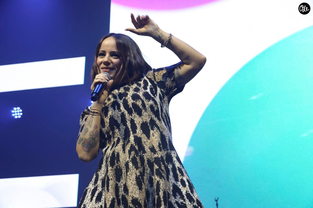 Photo : Alizée Lyonnet lors de la tournée des années 2000 "I Gotta Feeling"  au Dôme de Paris le 14 mars 2026. © Jack Tribeca / Bestimage - Ode  (Purepeople)