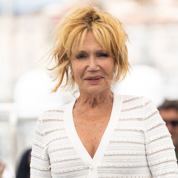 Qui s'y rend dès qu'elle le peut. 

Clémentine Célarié - Photocall de "Connemara" lors du 78ème Festival International du Film de Cannes, le 22 mai 2025.
© Jacovides/Moreau/Bestimage