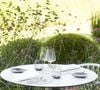 Le couple explique vouloir retrouver un meilleur équilibre familial après des années marquées par les longues journées, les soirées et les week-ends consacrés au restaurant.

Le restaurant doublement étoilé "La Table de Maxime" ferme ses portes.