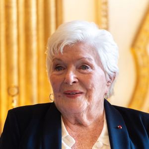 Portrait en gros plan de Line Renaud lors de la réception au Ministère de la Culture, Line Renaud a remis au Ministre la lettre par laquelle elle faisait don de ses archives à l'Etat. Certaines pièces ont été exposées dans des vitrines pour l'occasion à Paris, France, le 12 mai 2025. Photo par Alexis Jumeau/ABACAPRESS.COM