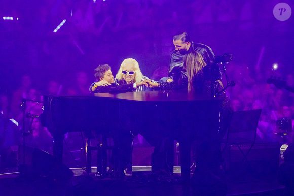 Exclusif - Michel Polnareff fête son anniversaire (79 ans) avec son fils Louka sur la scène de l'Accor Arena (Bercy) à Paris le 3 juillet 2023. POUR INFOS VOIR VENDEUR