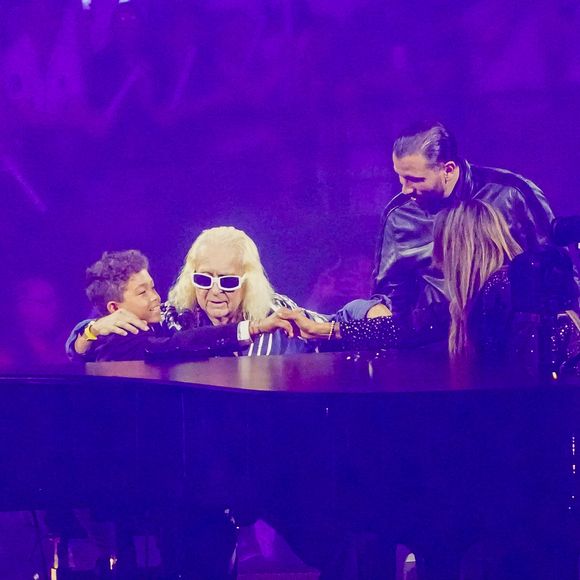Exclusif - Michel Polnareff fête son anniversaire (79 ans) avec son fils Louka sur la scène de l'Accor Arena (Bercy) à Paris le 3 juillet 2023. POUR INFOS VOIR VENDEUR