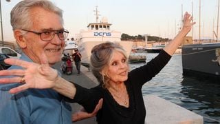 "Ils venaient se blottir contre elle" : Brigitte Bardot, cette confidence de son mari Bernard d'Ormale sur ses derniers instants