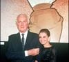 Les créations d'Hubert de Givenchy ont été popularisées par son égérie Audrey Hepburn

Archives - Le couturier Hubert de Givenchy et Audrey Hepburn en 1991.