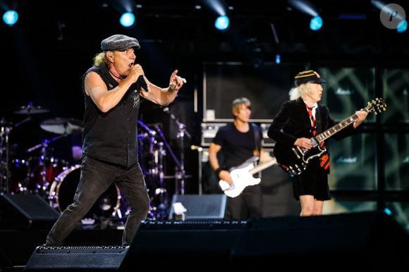 Ces derniers espèrent simplement qu’il ne s’agisse pas de la dernière tournée du groupe, qui prend de l’âge.

FILED - 08 juillet 2025, Rhénanie du Nord-Westphalie, Düsseldorf : Le chanteur Brian Johnson (de gauche à droite), le bassiste Chris Chaney et le guitariste Angus Young donnent un concert à Düsseldorf dans le cadre du PWR UP Tour 2025. Photo : Christoph Reichwein/DPA/ABACAPRESS.COM
