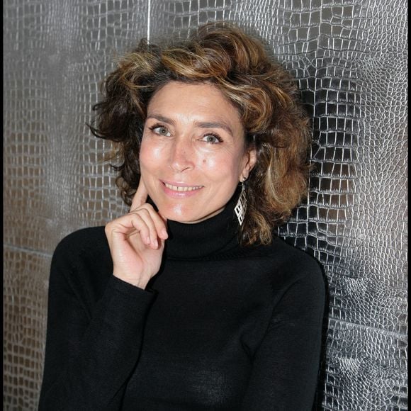 En effet, son mari n'est pas n'importe qui.

Marie-Ange Nardi - Conférence de presse de la chaîne "Vivolta".