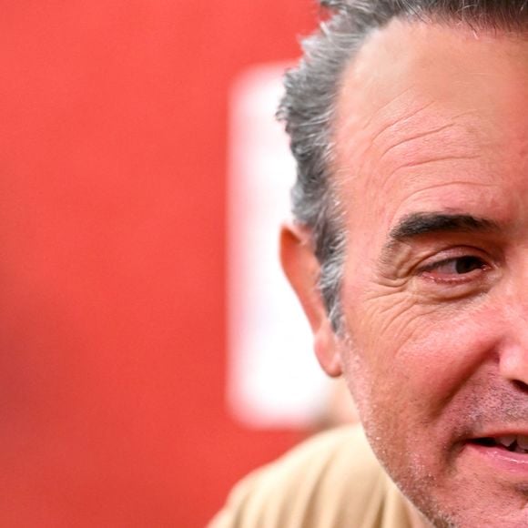 Exclusif - Jean Dujardin, ému, au cinéma Jean Paul Belmondo à Nice, le 7 octobre 2025. © Bruno Bebert / Bestimage