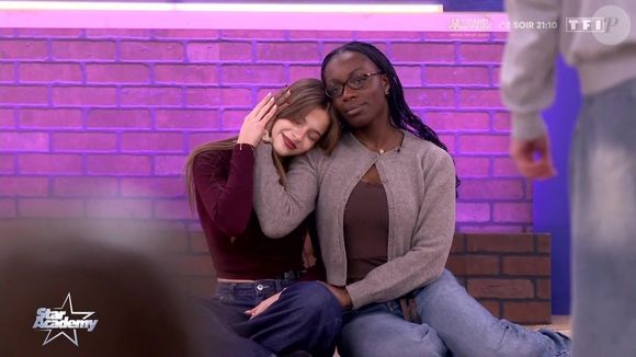 Anouk et Sarah pendant la quotidienne de la "Star Academy" du 6 janvier 2026

Capture d'écran de TF1