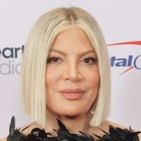 L’actrice Tori Spelling et ses enfants pris en charge en même temps : on sait ce qu’il s’est passé