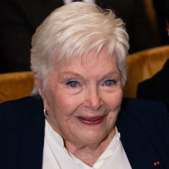 Elle assistait à l’intronisation du chef étoilé Guy Savoy à l’Académie des Beaux-Arts.

Line Renaud - Le chef français multi étoile, Guy Savoy, vient d'être officiellement installé comme membre de l'Académie des Beaux-Arts. Une cérémonie qui s'est déroulée sous la coupole de l'Institut de France, à Paris, France, le 20 mai 2026. C'est la première fois qu'un chef intègre la prestigieuse institution. © Julien Sarkissian/Bestimage