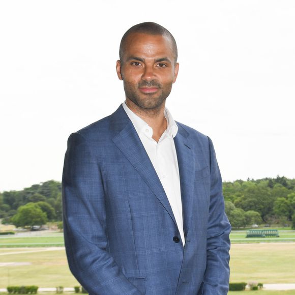 Il est le propriétaire de nombreux pur-sang

Tony Parker devient l'ambassadeur des courses hippiques en France et lance une série sur la chaine Equidia à l'Hippodrome ParisLongchamp le 17 juin 2021.

© Coadic Guirec / Bestimage
