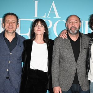 Dany Boon avec sa fille Sarah, Charlotte Gainsbourg, Kad Merad, Maxime Gasteuil - Avant-première du film "La Vie pour de vrai" au cinéma Pathé Wepler à Paris le 18 avril 2023. © Coadic Guirec/Bestimage