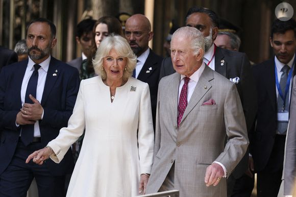 Le roi Charles III d'Angleterre et Camilla Parker Bowles, reine consort d'Angleterre, arrivent à Ravenne pour visiter le tombeau de Dante, le 10 avril 2025. © Phil Noble/MirrorPix/Bestimage
