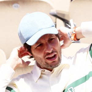 Le chanteur Vianney et sa femme Catherine Robert, assistent aux Internationaux de France de Tennis de Roland Garros 2026, le 28 mai 2026. © Jacovides / Moreau / Bestimage