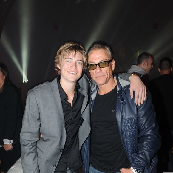 Le père et le fils présentaient des signes d’ébriété d’après les médias belges

Jean Claude Van Damme et son fils Nicholas - Radio FG fete ses 20 ans au Grand Palais a Paris le 5 Avril 2012.