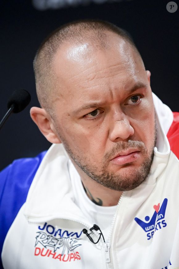 Une procédure judiciaire a été entamée. En attendant, l'ex-boxeur vit dans la précarité et cumule deux jobs
Johann Duhaupas - Conférence de presse à la veille du match de boxe entre Tony Yoka et Johann Duhaupas, prévu le 25 septembre 2020 à Paris La Défense Arena. Paris. Le 24 septembre 2020. JB Autissier / Panoramic / Bestimage