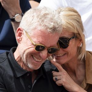 Denis Brogniart et sa femme Hortense Borgniart dans les tribunes lors des Internationaux de France de Tennis de Roland Garros 2025 à Paris, le 29 mai 2025.
© Moreau / Jacovides / Bestimage