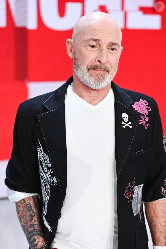 Vincent Lagaf' a confié avoir trop forcé sur la corde.

Vincent Lagaf - Enregistrement de l'émission Vivement dimanche consacrée à l'équipe du Splendid au studio Rive Gauche, présentée par M.Drucker.  © Guillaume Gaffiot / Bestimage