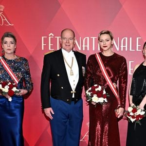 Le prince Albert II de Monaco était accompagné de sa femme la princesse Charlene, la princesse Caroline de Hanovre, sa fille la princesse Alexandra de Hanovre, Sean et Chantell Wittstock pour assister à la traditionnelle soirée de la Fête Nationale Monégasque au Grimaldi Forum à Monaco, le 19 novembre 2019. La Famille Princière et leurs convives ont assisté à un spectacle lyrique "Caruso à Monaco".
© Bruno Bebert-Dominique Jacovides / Bestimage