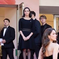 Iris Mittenaere et Antoine Dupont à Cannes : Montée des marches pour les deux stars, assorties et très complices !