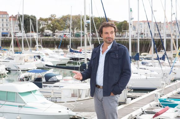 Bruno Salomone - Photocall de "9 jours en hiver" dans le cadre du 17e festival de fiction TV de La Rochelle sur le Vieux Port à La Rochelle le 12 septembre 2015
Christophe Clovis / Bestimage