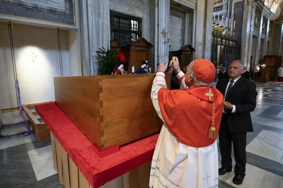 Elle vit près de Rome et avait reçu la visite du pape avec qui elle a noué une solide amitié au fil des années

Après la messe de funérailles du pape François au Vatican, son corps a été amené au lieu de sépulture choisi, la basilique Santa Maria Maggiore à Rome, Italie, le 26 avril 2025. Photo par (EV) Vatican Media/ABACAPRESS.COM