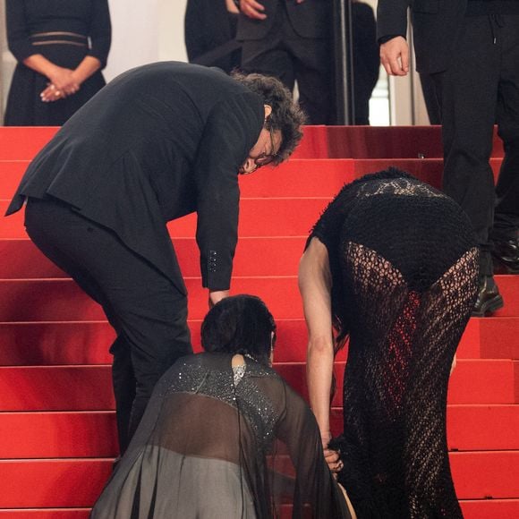 Noémie Merlant, Marion Cotillard - Montée des marches du film " Roma elastica " lors du 79ème Festival International du Film de Cannes, le 20 mai 2026. © Jacovides-Moreau / Bestimage