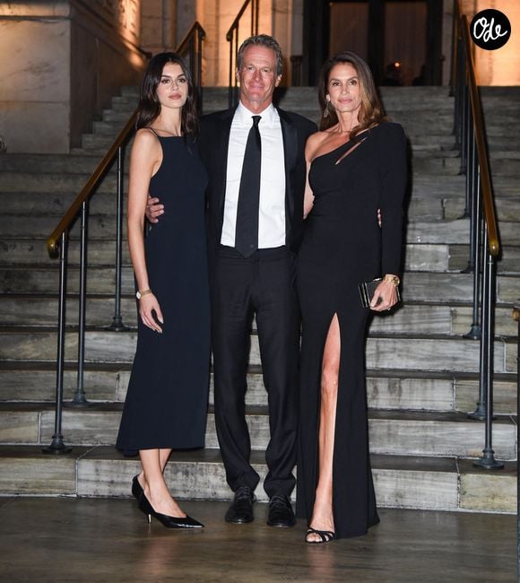 Kaia Gerber, Rande Gerber et Cindy Crawford lors de la soirée donnée à l'occasion de la première de la pièce "Good Night and Good Luck" à Broadway, à New York.

Backgrid USA / Bestimage