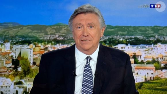 3 mois après son départ du journal télévisé de TF1, Jacques Legros fait son retour. Jacques Legros présente son dernier JT de 13 heures en sa qualité de joker pendant près de 26 ans sur TF1, le 9 mai 2025. Emu aux larmes, le journaliste a passé le relais à Isabelle Ithurburu, qui sera à partir de mi-juillet 2025. © Agence via Bestimage
