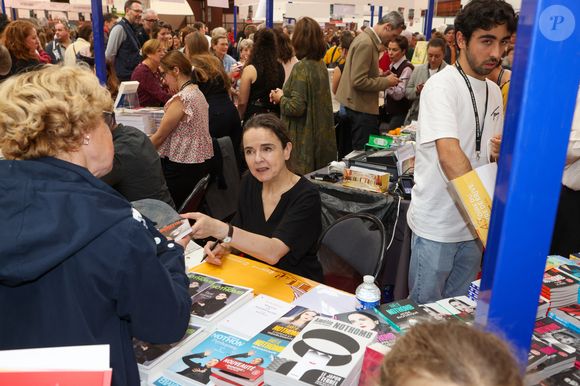 Amélie Nothomb à la Hall Georges Brassens de Brive-la-Gaillarde pour la 43 ème Foire du Livre de Brive, le 8 novembre 2025. © Jean-Marc Lhomer/Bestimage