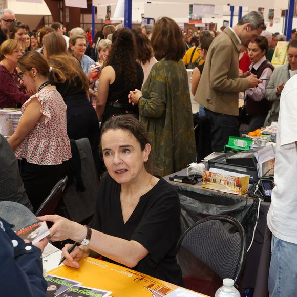 Amélie Nothomb à la Hall Georges Brassens de Brive-la-Gaillarde pour la 43 ème Foire du Livre de Brive, le 8 novembre 2025. © Jean-Marc Lhomer/Bestimage