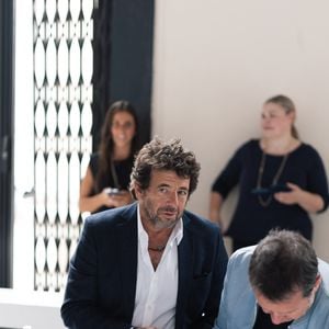 Il y a d'abord la sortie d'un nouveau tube pour vendredi 12 décembre, appelé Hoping I could see you again. De quoi naturellement faire la fierté de son célèbre papa. 

Patrick Bruel, François-Henry Bennahmias au défilé Tamara Ralph "Collection Haute Couture Automne/Hiver 2025-2026" lors de la Fashion Week de Paris, le 7 juillet 2025

Da Silva / Perusseau / Bestimage