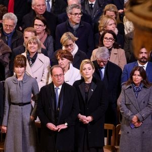 Carla Bruni, François Hollande, sa femme Julie Gayet, Anne Hidalgo - Cérémonie de réouverture de la cathédrale Notre-Dame de Paris, le 7 décembre 2024. 
© Dominique Jacovides / Bestimage