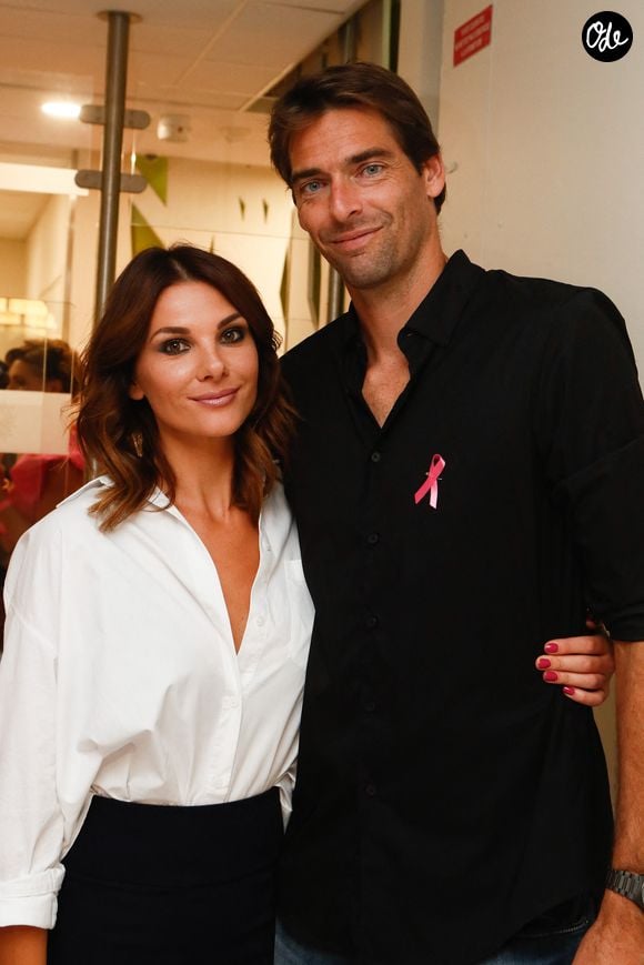 Alice Detollenaere, Camille Lacourt - Dans les coulisses du défilé de l’association Ruban Rose à l’occasion du lancement d’Octobre rose sur les Champs-Élysées à Paris, en France, le 1er octobre 2023. 
© Christophe Clovis / Bestimage