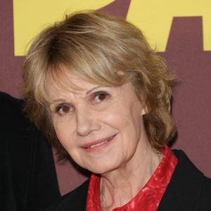 Miou-Miou possède une maison dans les Côtes-d’Armor en Bretagne.

Miou Miou - Avant-première du film "chers parents" au cinéma UGC Ciné Cité Bercy. © Coadic Guirec / Bestimage