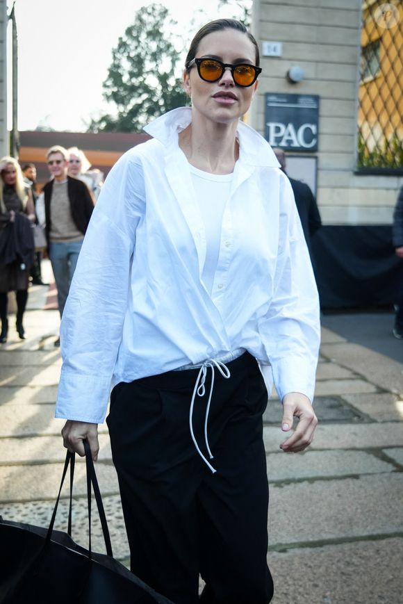 Adriana Lima au Tod’s fashion show pendant la Fashion Week de Milan le 28 février 2025© Lucia Sabatelli/Bestimage
