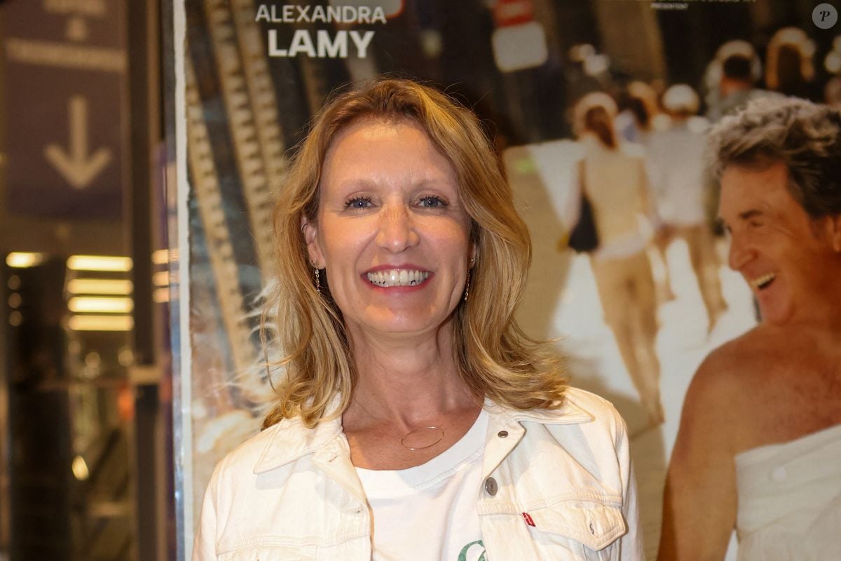 J'ai une technique qui marche bien" : Comment Alexandra Lamy conditionne  son cerveau de manière simple, tous les matins - Purepeople